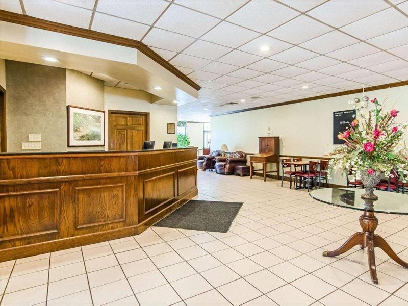 Econo Lodge Inn & Suites Norton Eksteriør bilde
