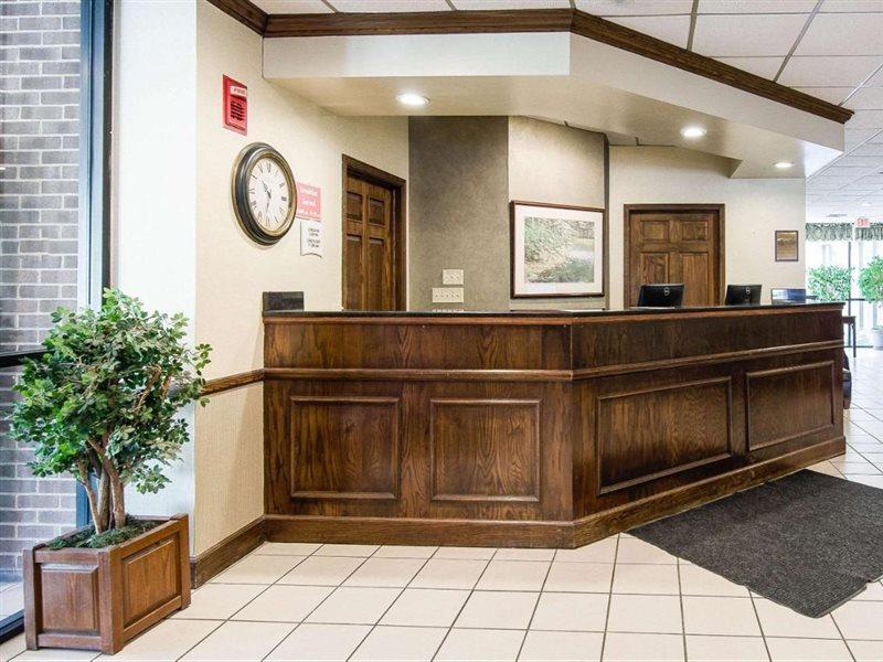Econo Lodge Inn & Suites Norton Eksteriør bilde