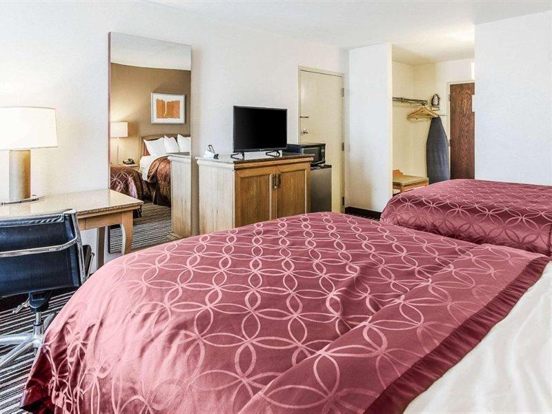Econo Lodge Inn & Suites Norton Eksteriør bilde