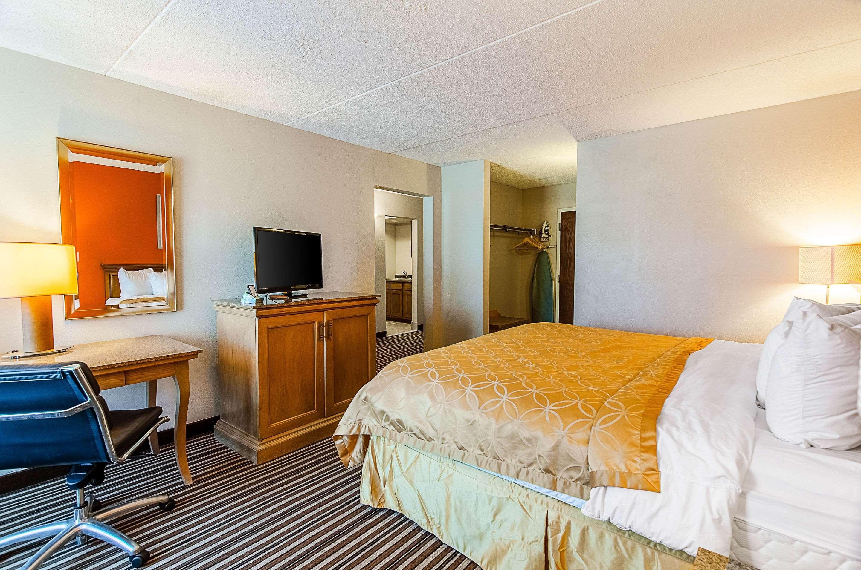Econo Lodge Inn & Suites Norton Eksteriør bilde