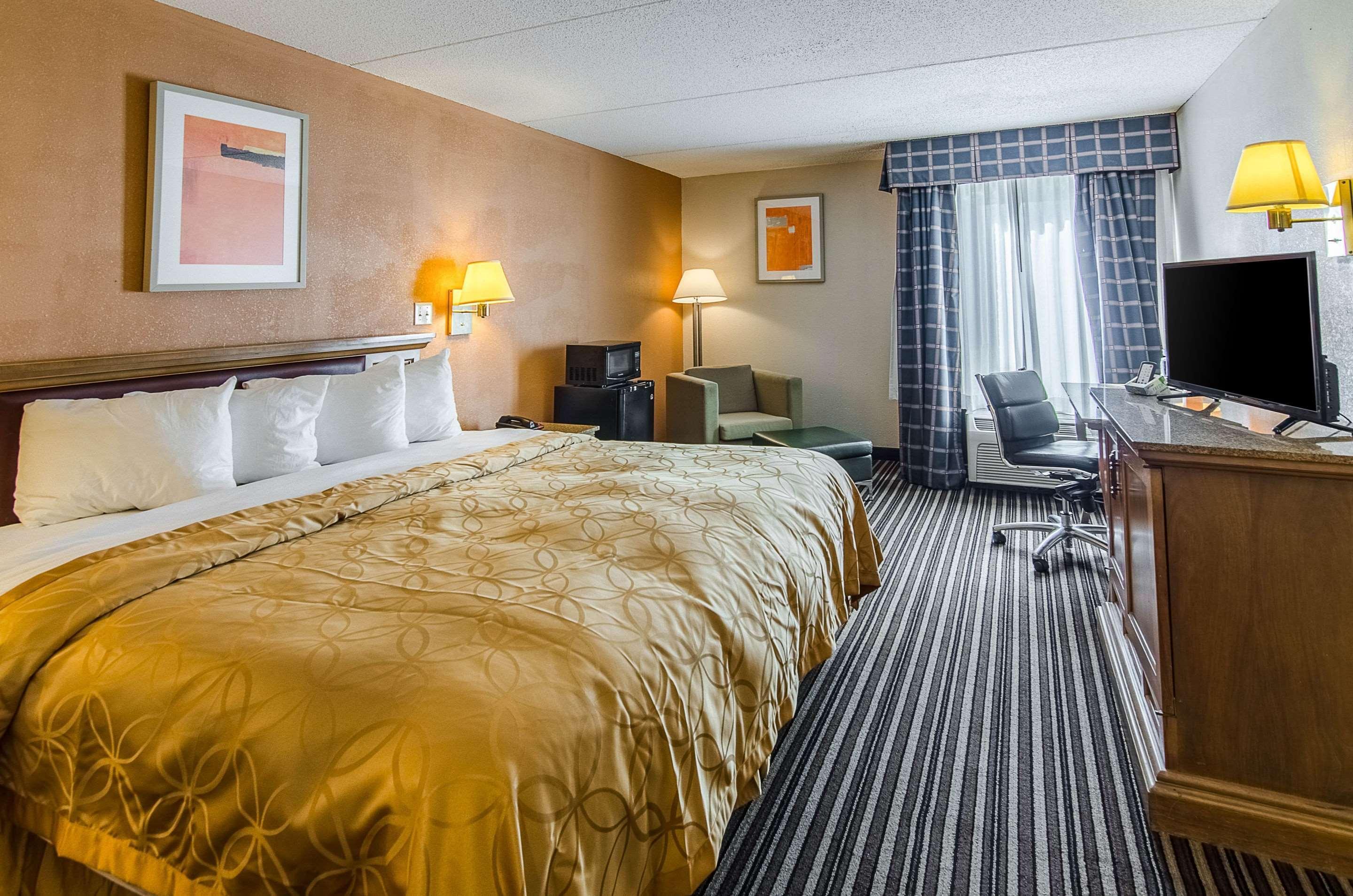 Econo Lodge Inn & Suites Norton Eksteriør bilde