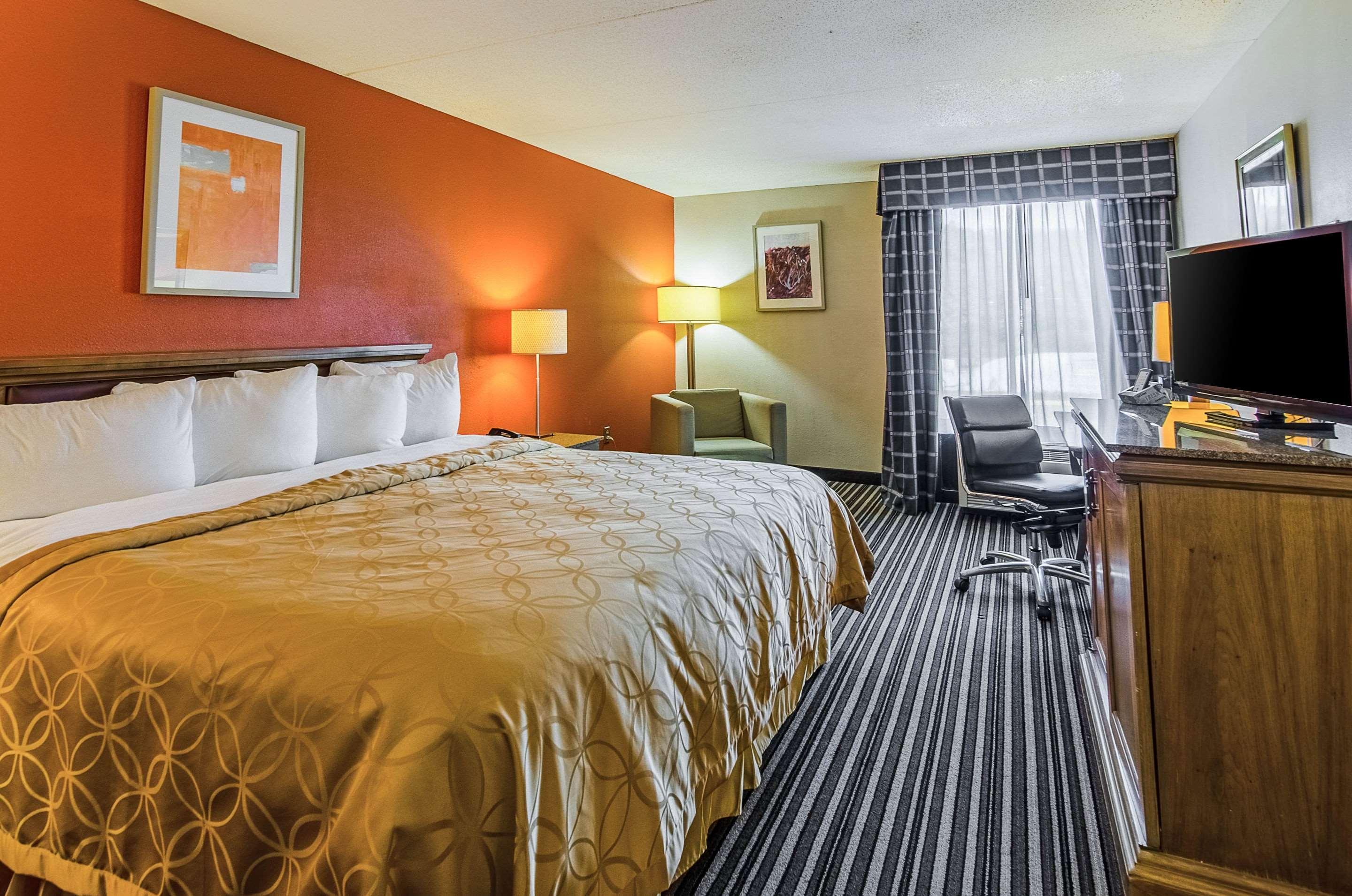 Econo Lodge Inn & Suites Norton Eksteriør bilde