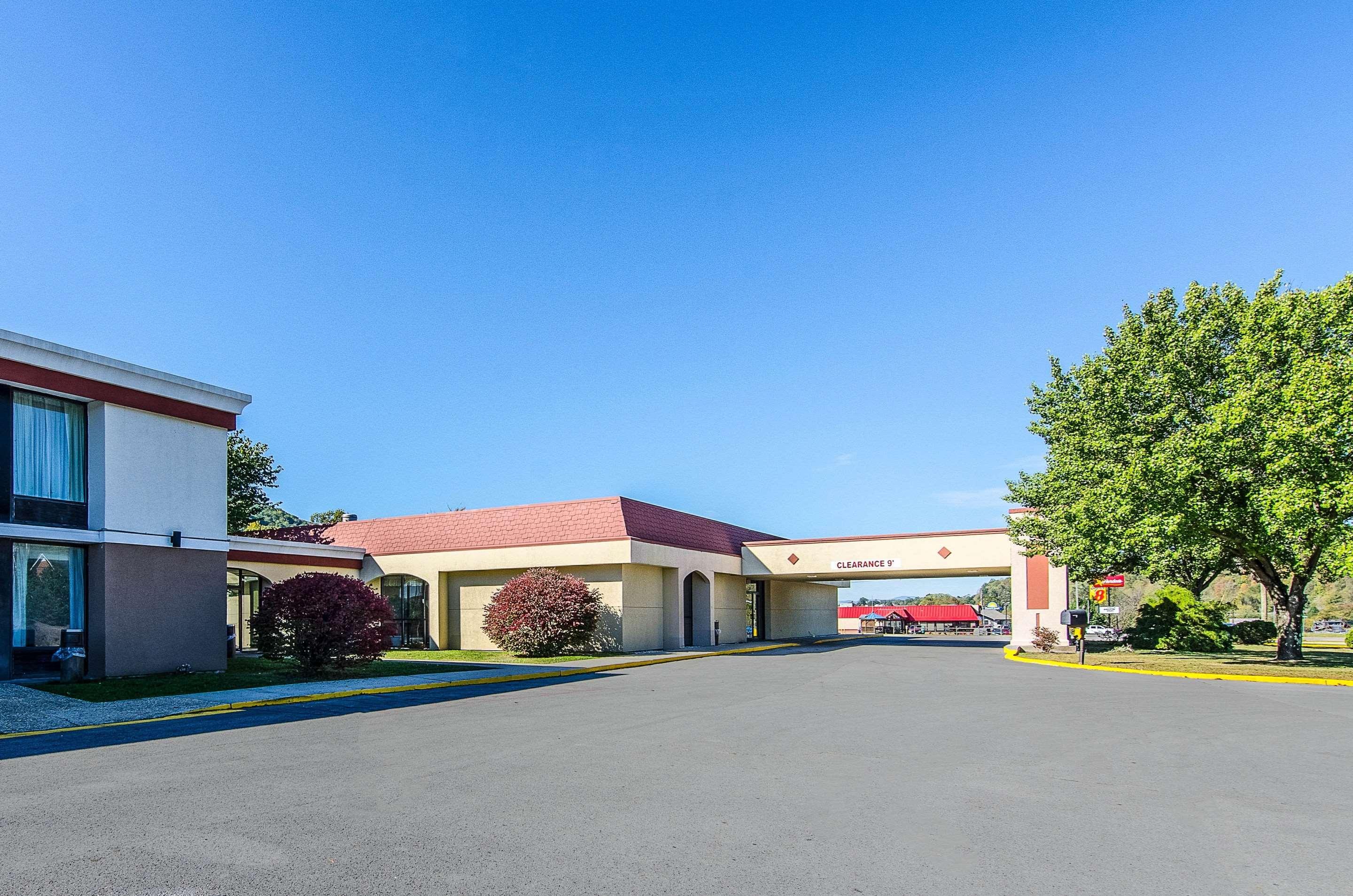 Econo Lodge Inn & Suites Norton Eksteriør bilde
