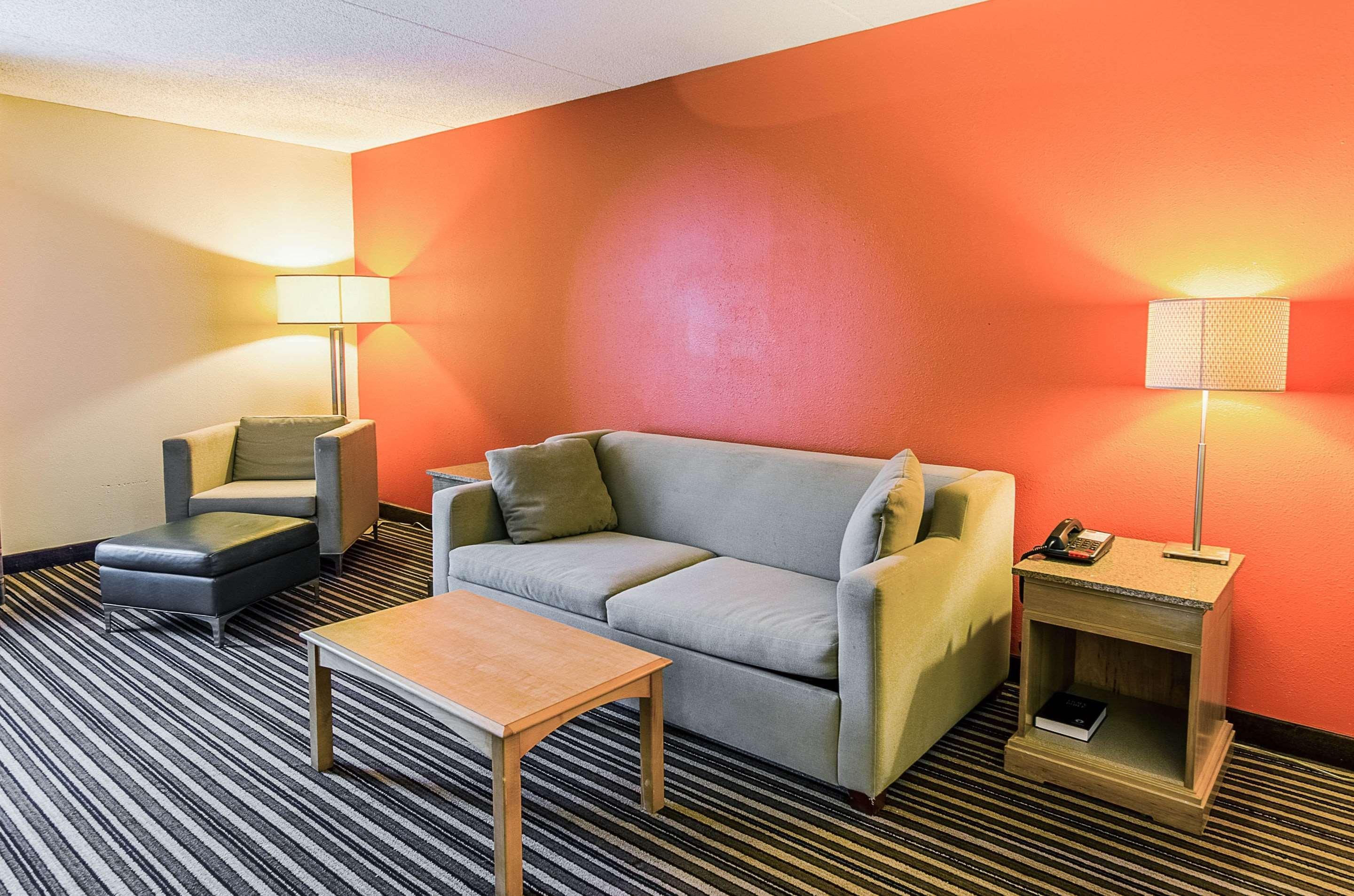 Econo Lodge Inn & Suites Norton Eksteriør bilde