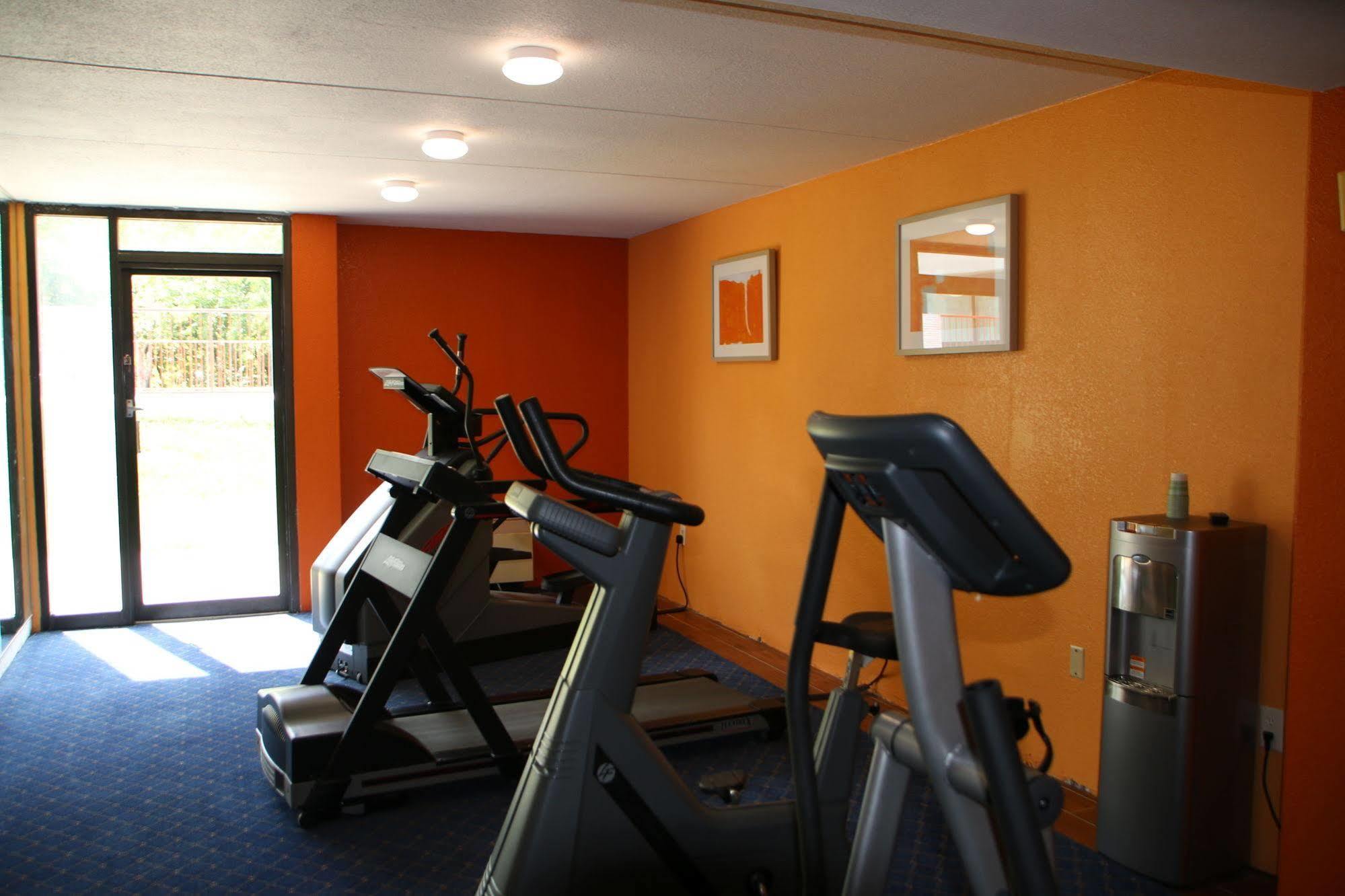 Econo Lodge Inn & Suites Norton Eksteriør bilde