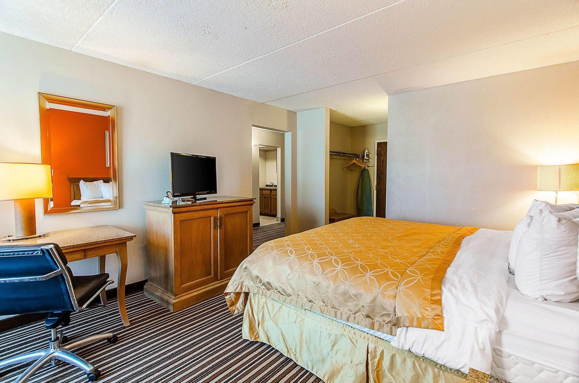 Econo Lodge Inn & Suites Norton Eksteriør bilde